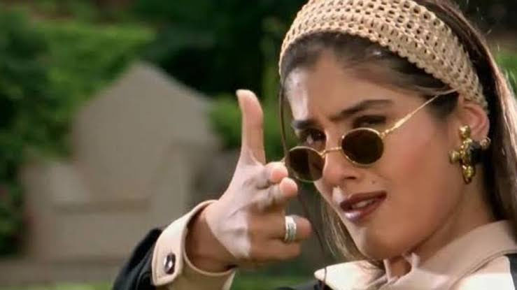 Bollywood : कॉपी पेस्टचा झोल; Raveena Tondon ट्रोल !!