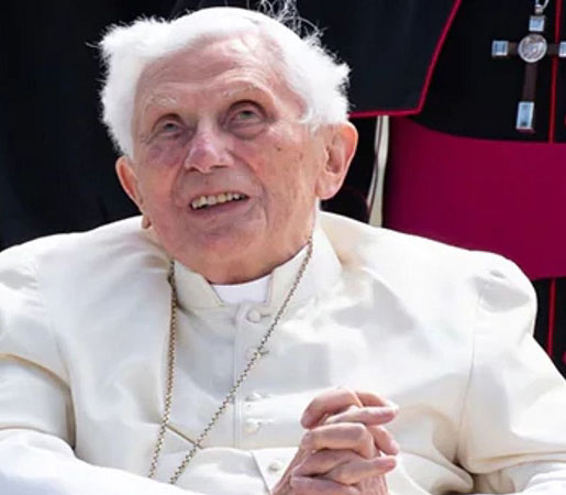 माजी पोप बेनेडिक्ट (Pope Benedict XVI) यांचे निधन