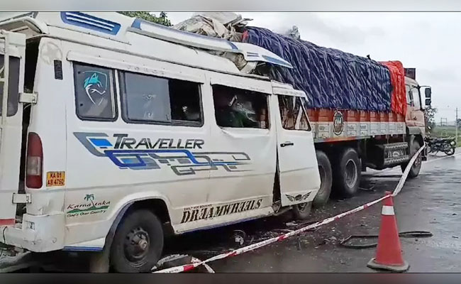 Haveri accident : यल्लम्माचे दर्शन घेऊन परतताना अपघात; १३ भाविक ठार