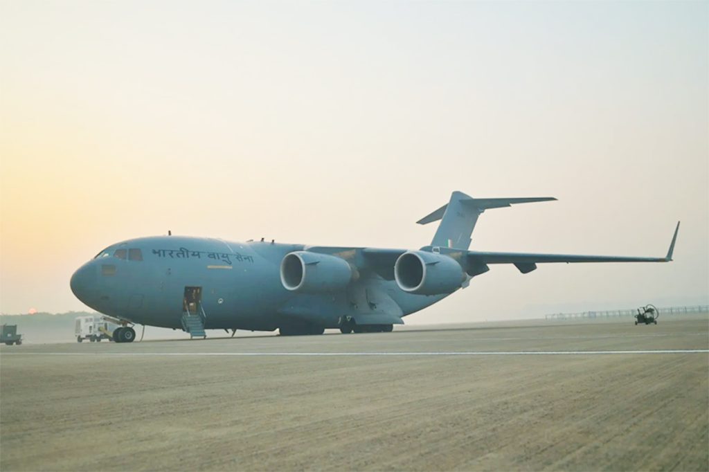 The first plane landed at Navi Mumbai Airport 