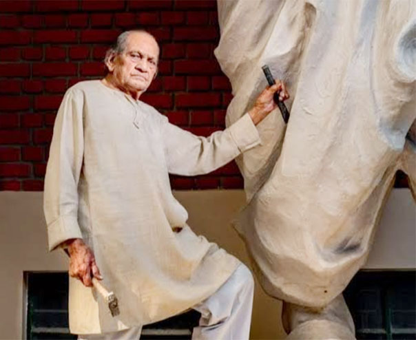 Veteran sculptor Ram Sutar was announced the Maharashtra Bhushan, the highest civilian award of the Maharashtra government. He expressed his feelings on the occasion.