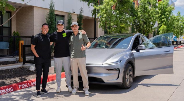 Tesla has successfully delivered its first fully autonomous car, the Model Y. The car drove and parked itself under a customer's building.